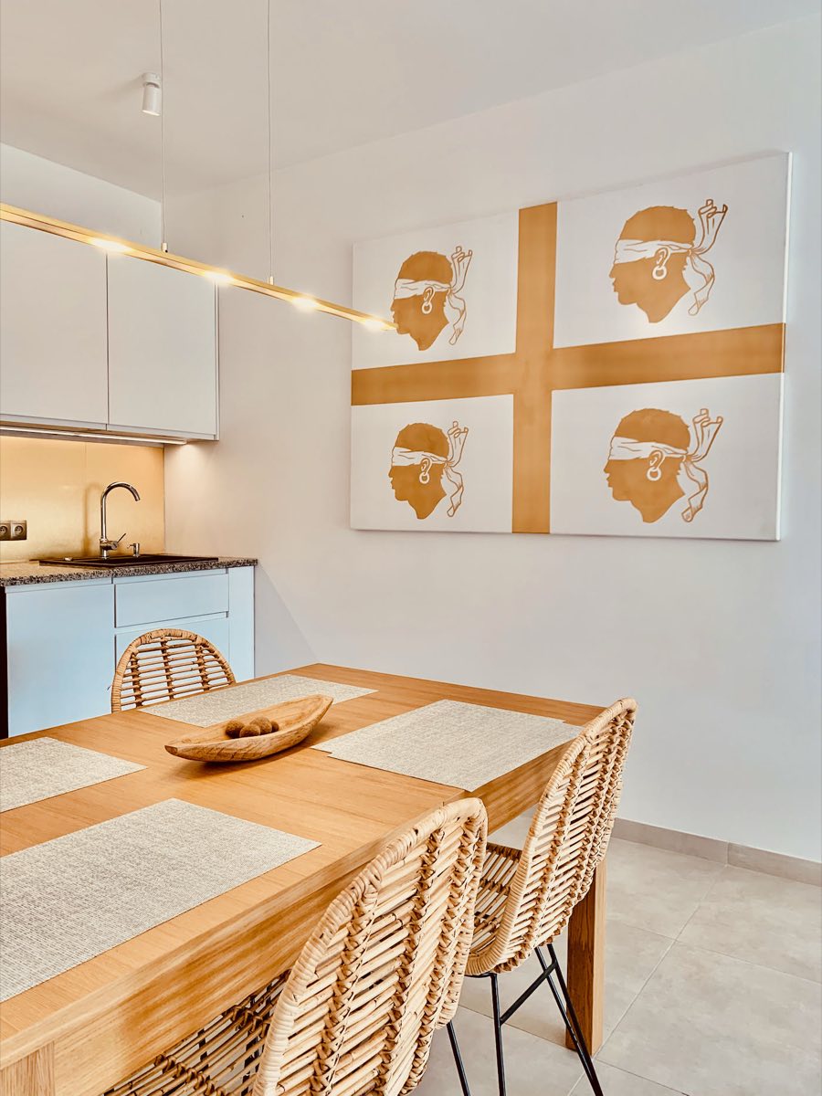 Wave Apartment kitchen